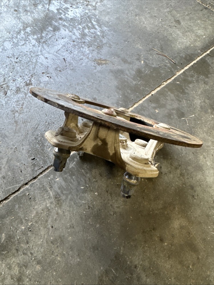 arctic cat 550 Front Right Hub 2014
