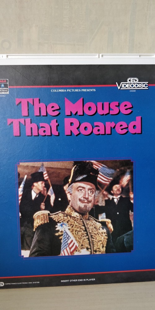 Near Mint -- The Mouse That Roared -- CED Videodisc Selectavision