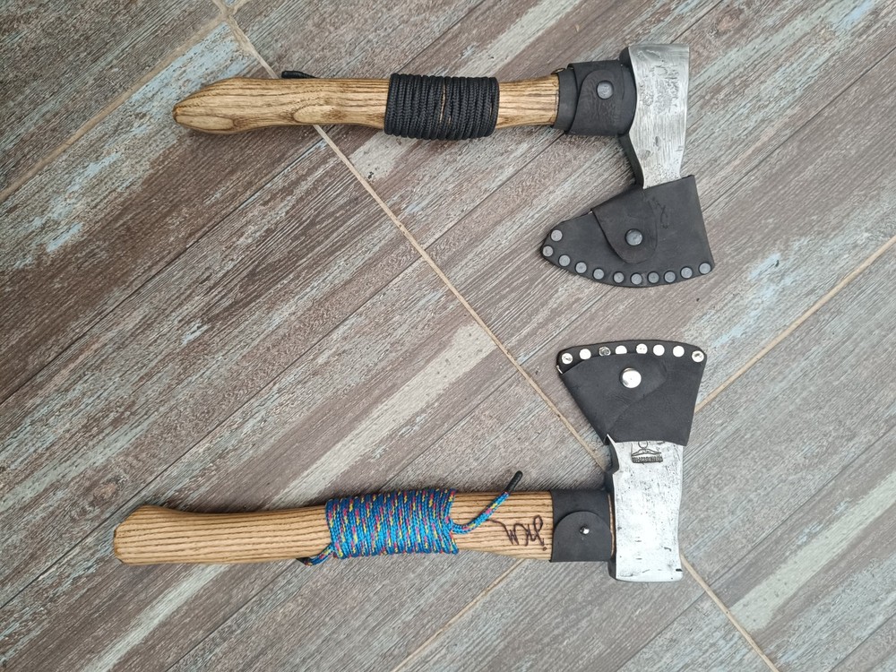 помощник за къмпинг и туризъм, риболов или в двора на село