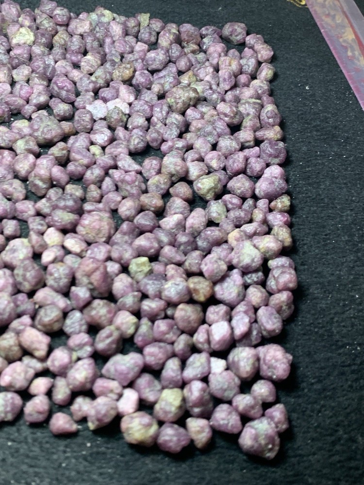 5-kg Crystal Type Rough Ruby Corundum From Africa Mine