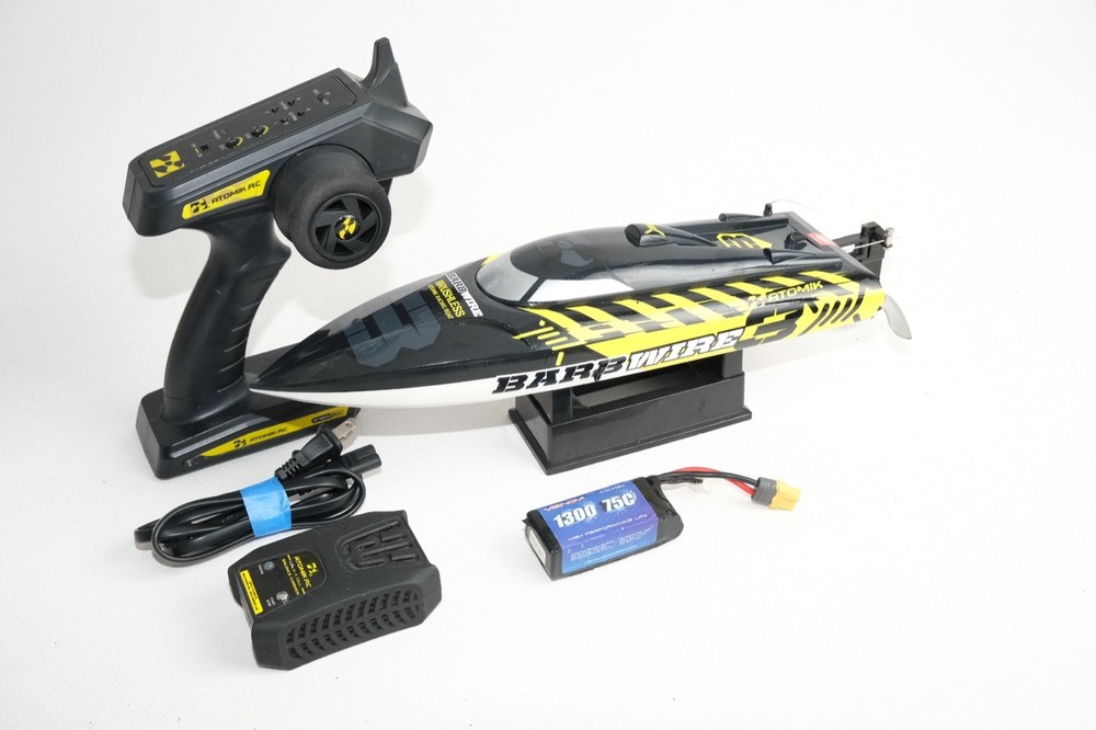 Atomik Barbwire 3 RC Boat Self-Righting