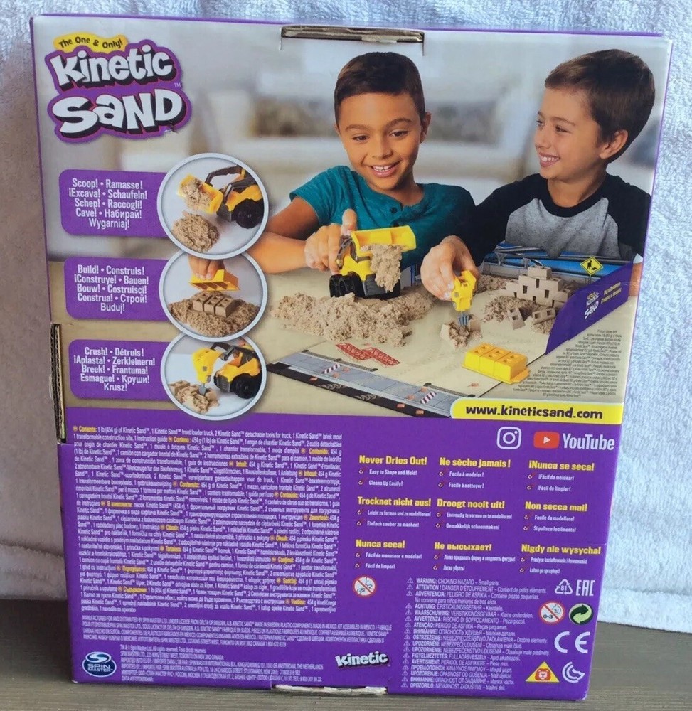 Kinetic Sand Dig & Demolish