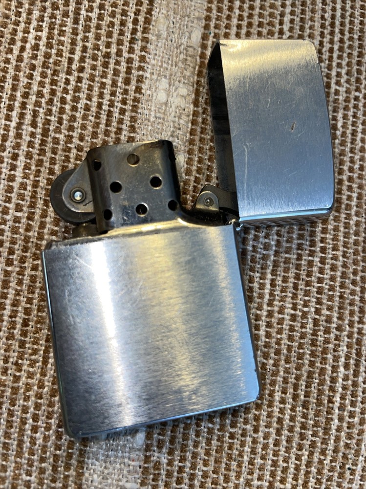 Zippo Classic Pocket Lighter -Chrome - #B-07