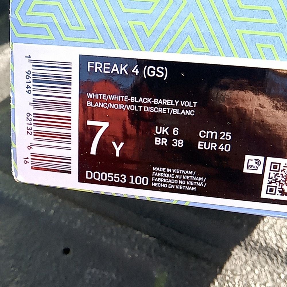 Nike freak 4 (gs) white black barely volt