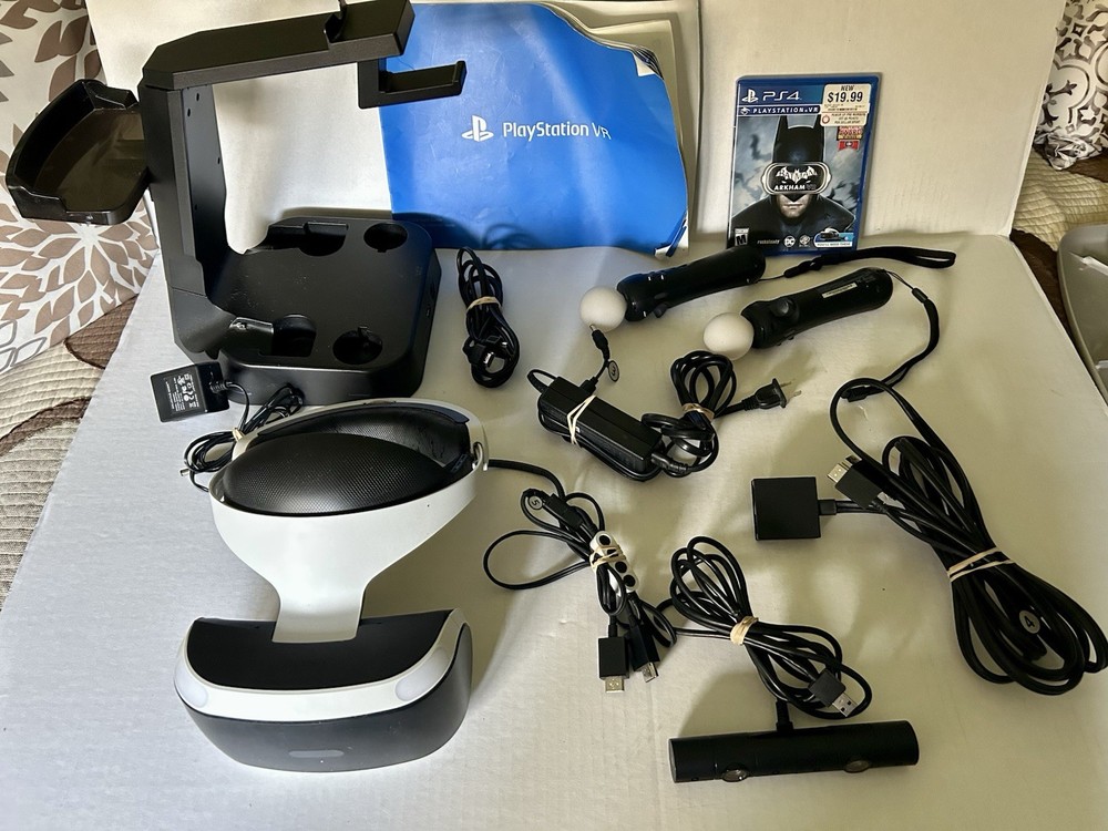 SONY PLAYSTATION VR BUNDLE w/Move Controllers, Camera, Cables, Stand & Game
