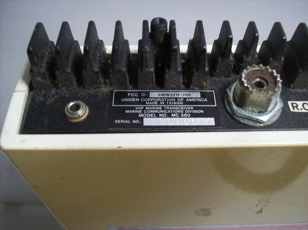 UNIDEN MC580 MARINE VHF TRANSCEIVER With MICROPHONE & MOUNTING BRACKET, WORKING