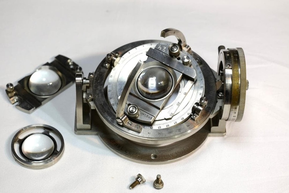 microscope antique Microscope Accessory No. 14 "Leitz Universal Stage UT4" USED