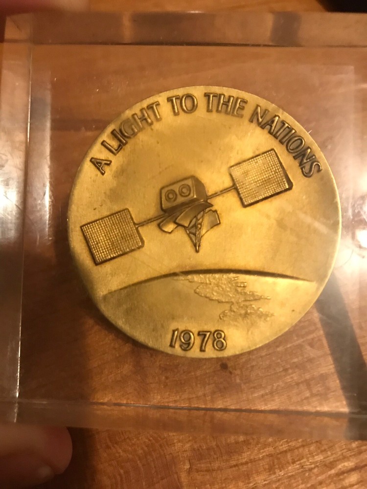 1978 Christian Broadcasting Network Bronze Paperweight Medallion CBN
