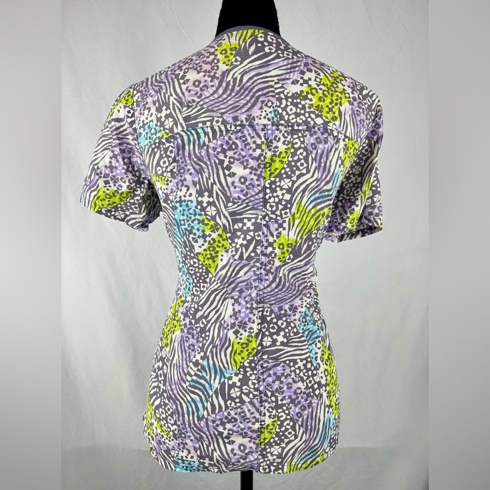 ScrubStar Leopard Print 2 Pocket Scrub Top