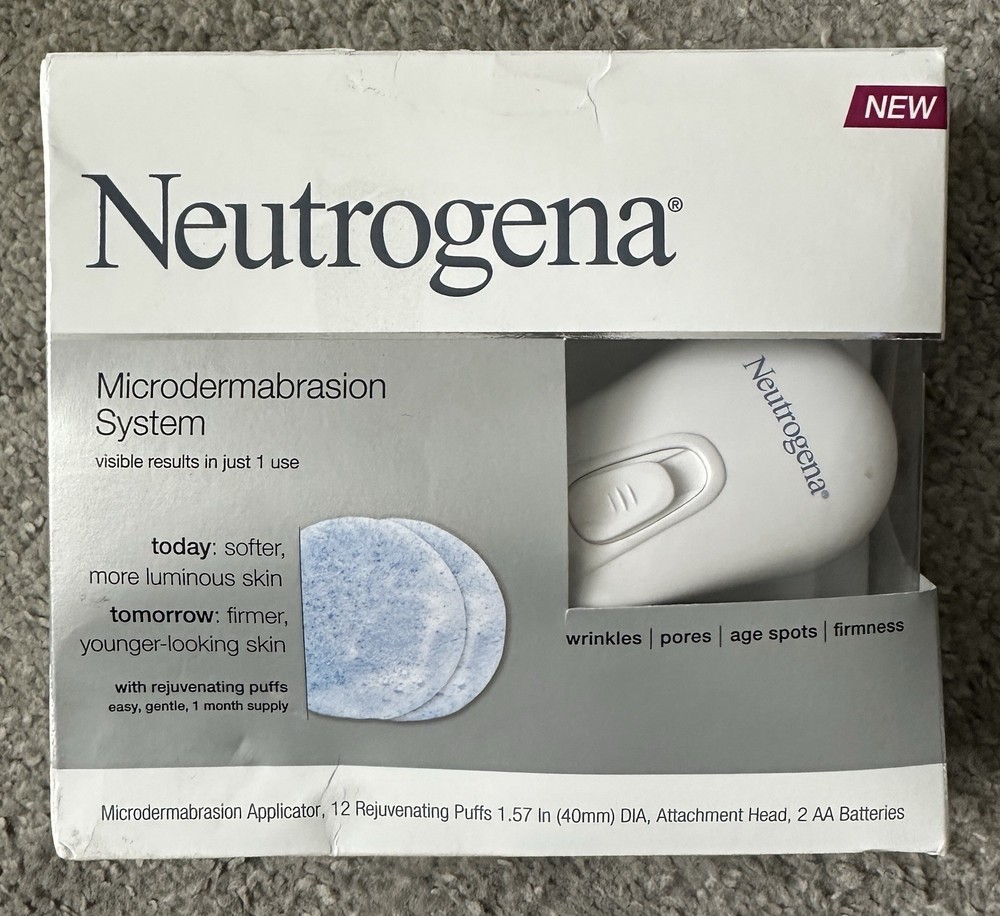 Neutrogena Microdermabrasion System Kit with 12 Rejuvenating Puffs - Open Box