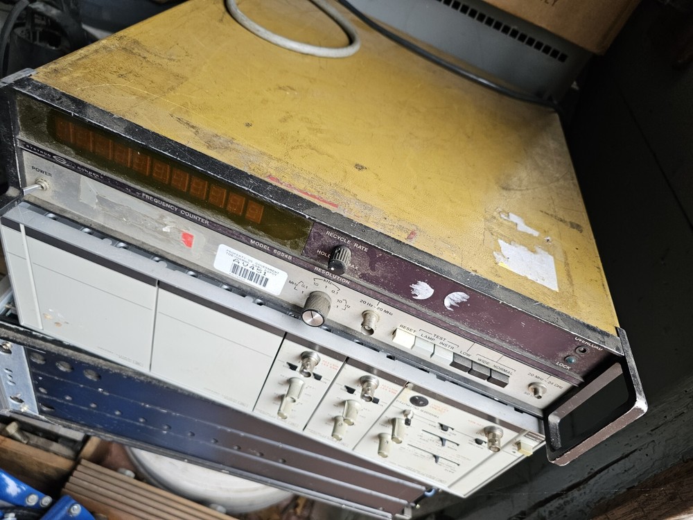 SYSTRON DONNER MODEL 6054B FREQUENCY COUNTER
