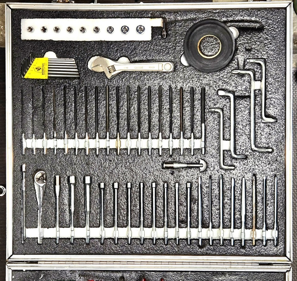 Kippertool Military Electronic System Tool Kit in a Wilson case.