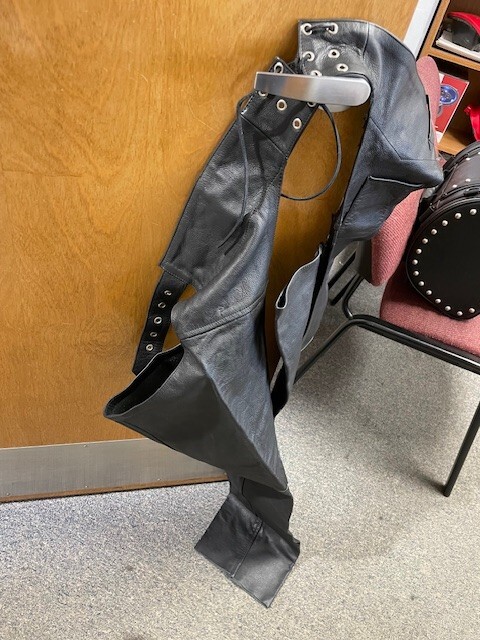 River Road Black Women's Leather Plain Chaps SZ 14
