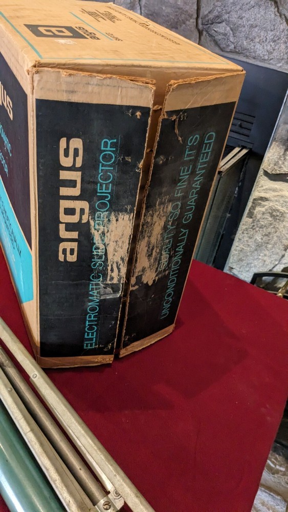 Argus Slide Projector Model 560A W/Screen