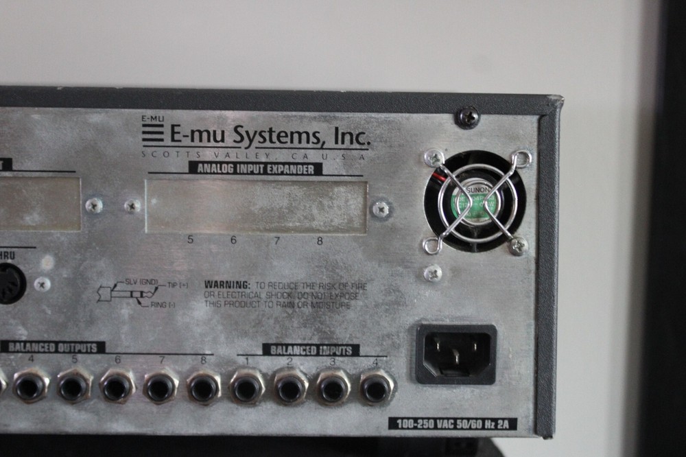E-MU 4001 Darwin Digital Audio Disk Recorder EMU 1996 - Powers On