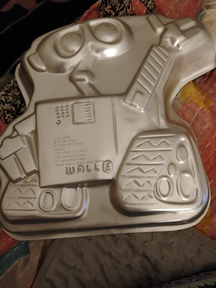 Disney Pixar Wall-E Cake Pan
