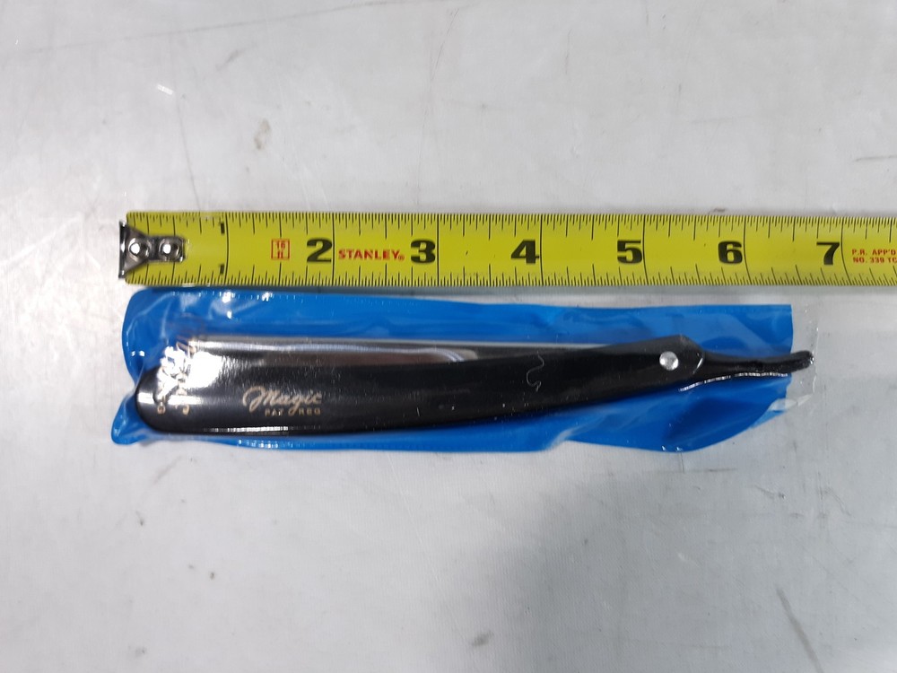 Magic Straight Razor Black Handle Pat. Reg.