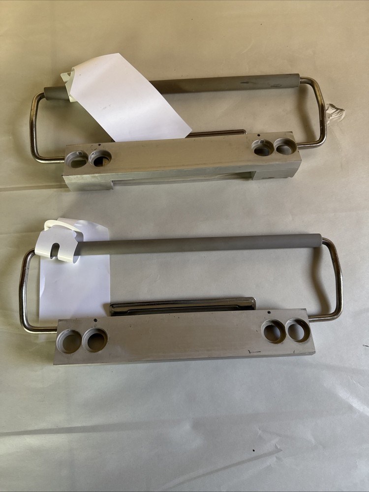 Handle. Side Handle. 2. Baxter V. Mueller Genesis Instruments Sterilization Case