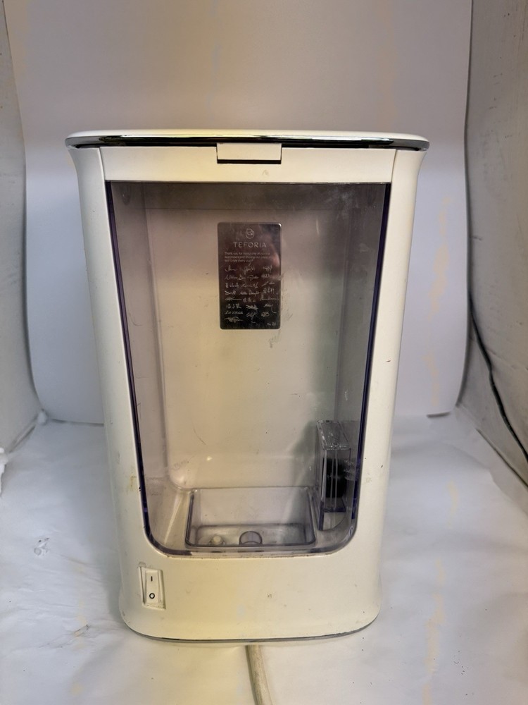 Teforia Smart Tea Infuser, an automatic brewing system.