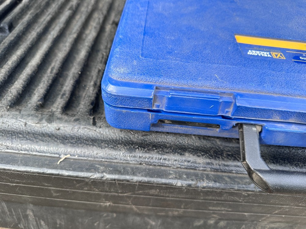 Yellow Jacket Electronic Charging Scale #68802 w/Case