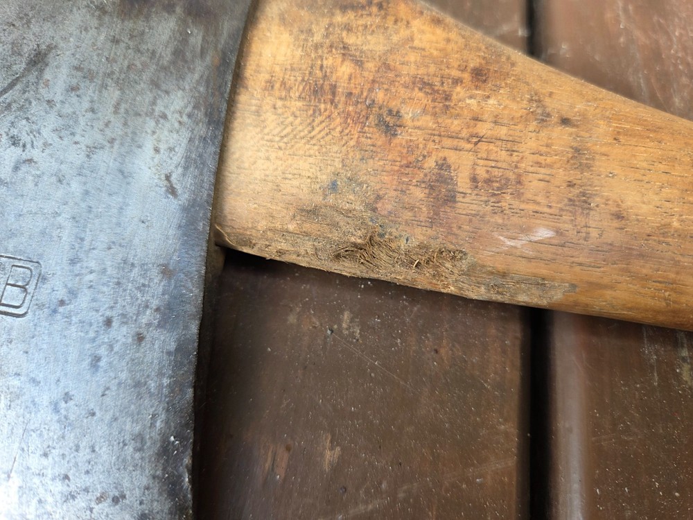 Plumb Single Bit Axe 27" handle, 3 3/4" Cutting Edge