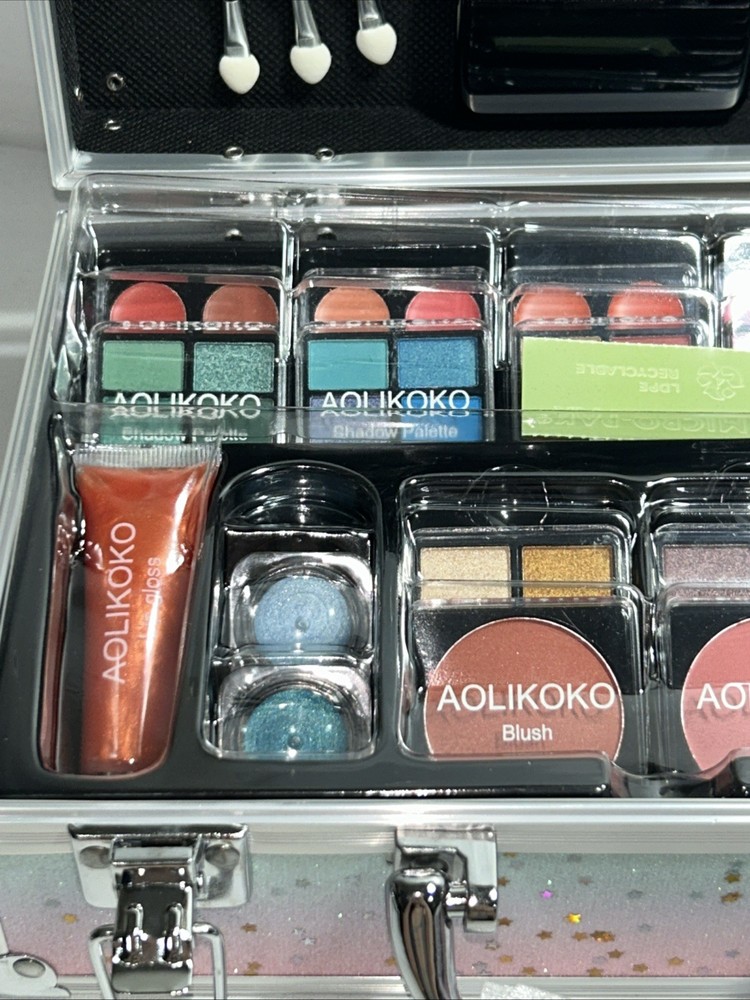 New Aolikoko Makeup Set With Train Case Damaged Box