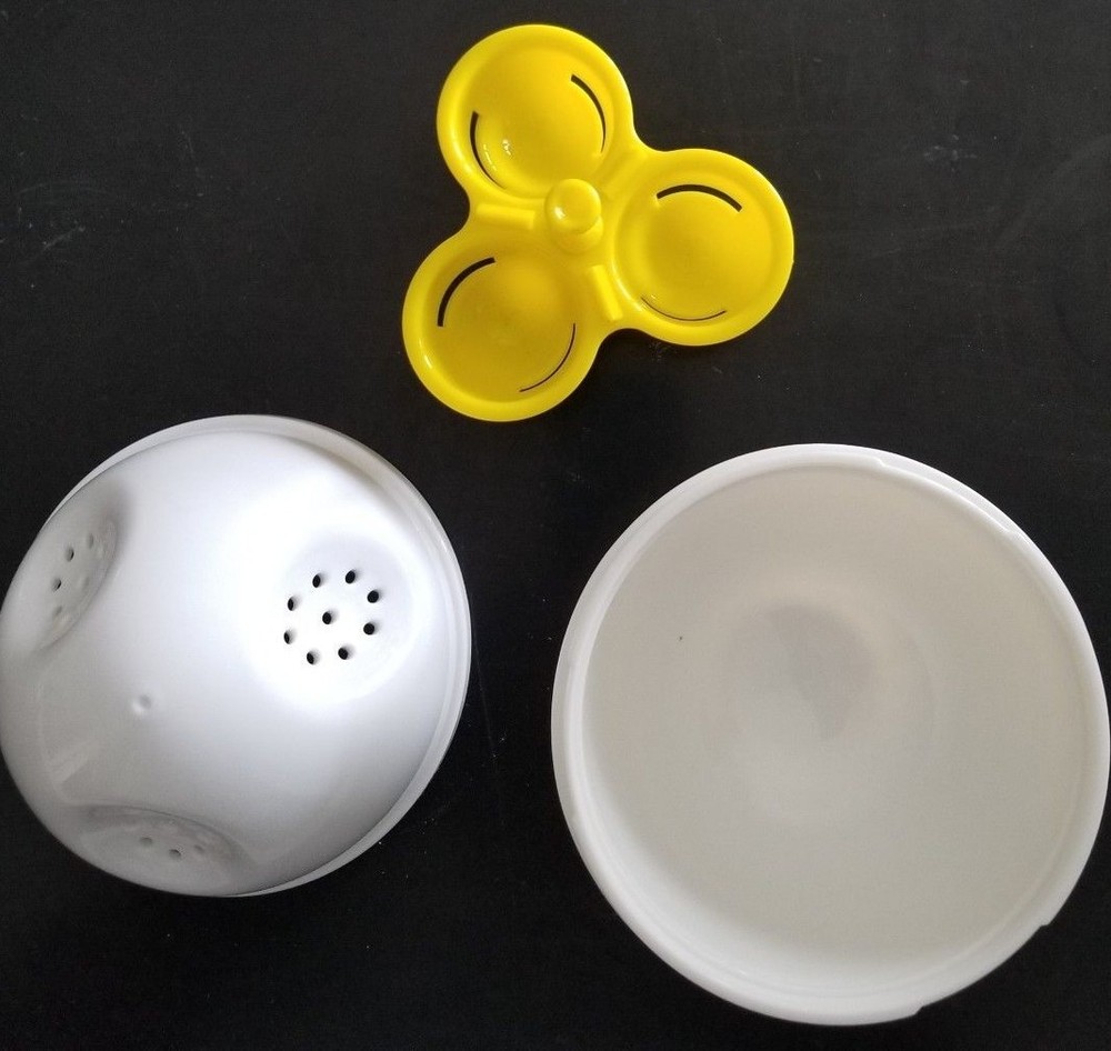 SilverMark S07019 Microwave Egg Bowl With 3-Egg Separator