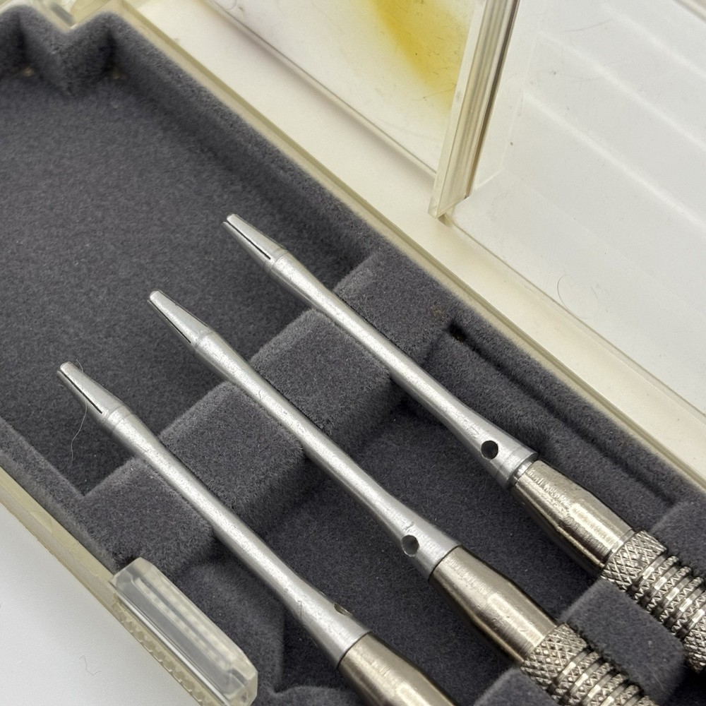Silver Thunder Soft Tip Darts with Accessories - See Photos