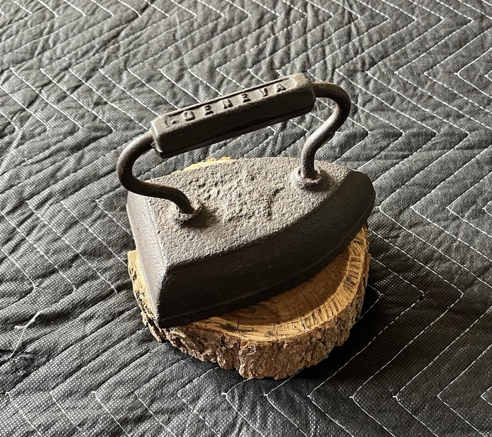 Vintage Geneva Sad Iron Star 8lbs