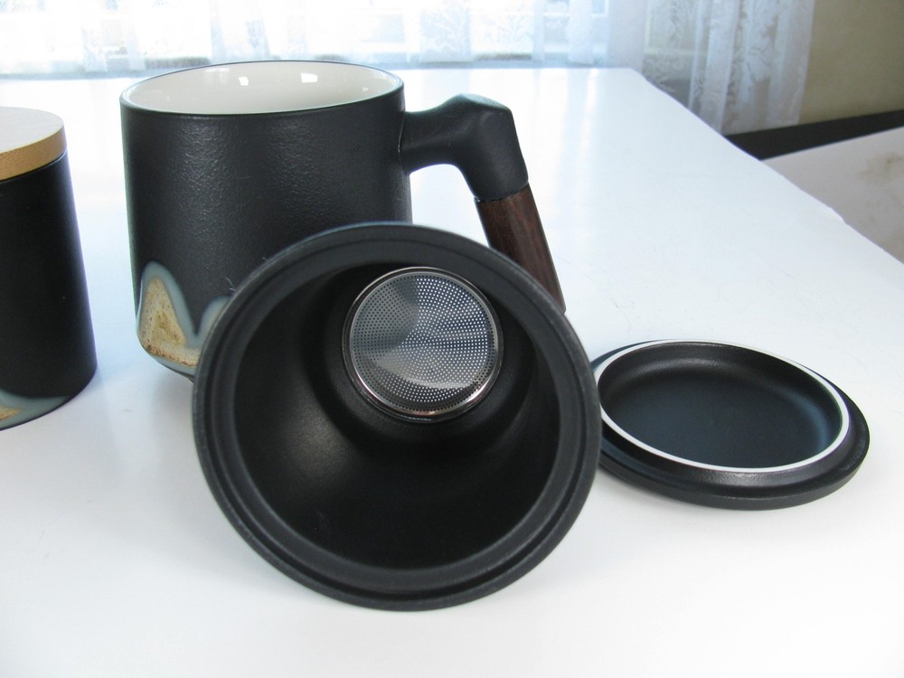 ZENS Ceramic Tea Cup Mug W/Infuser & Lid Plus Mini Covered Jar Canister- MINT