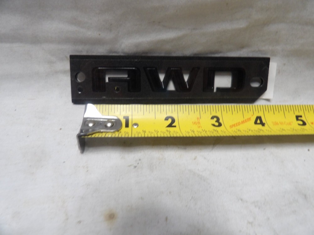 Emblem Black - AWD