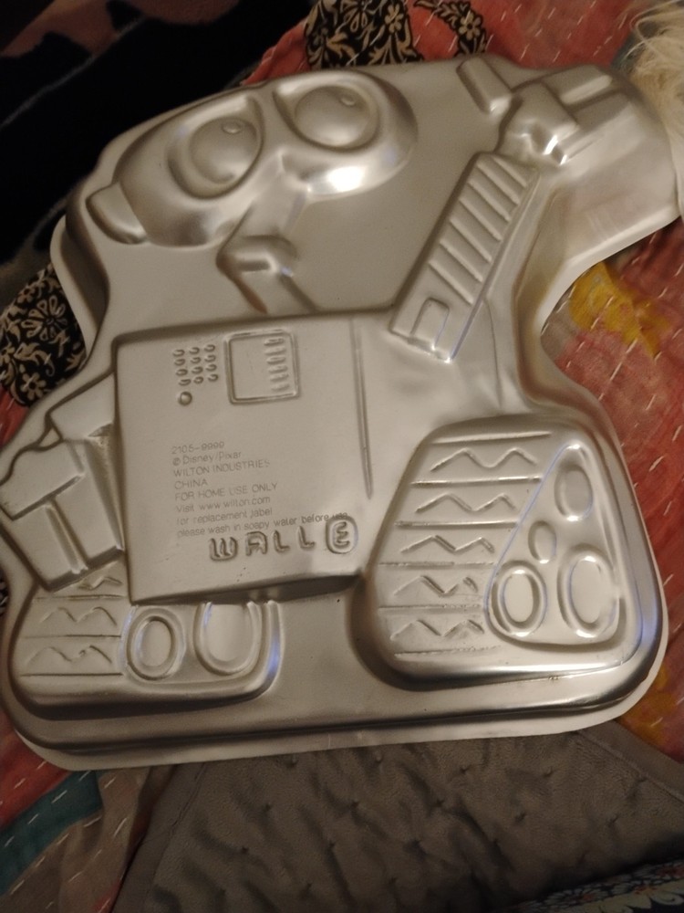 Disney Pixar Wall-E Cake Pan