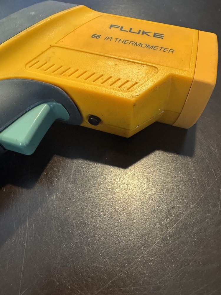 FLUKE 66 IR THERMOMETER Tested Working