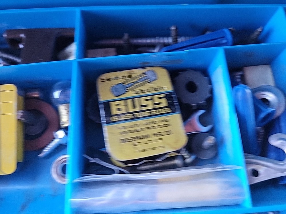 Mersa Claw Multi-Sized Wrench 2 PIECE Set Plus Misc Tools Box For Handyman