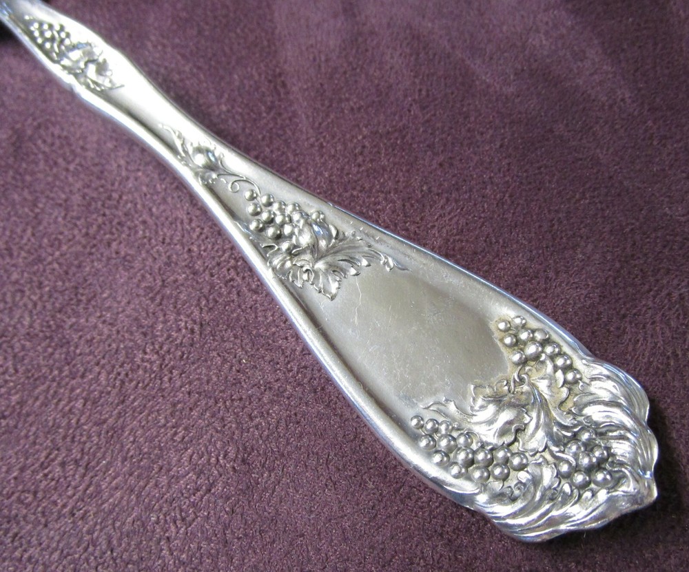 CRAWFORD 1913 Serving Fork Grape Motif Silverplate No Monogram