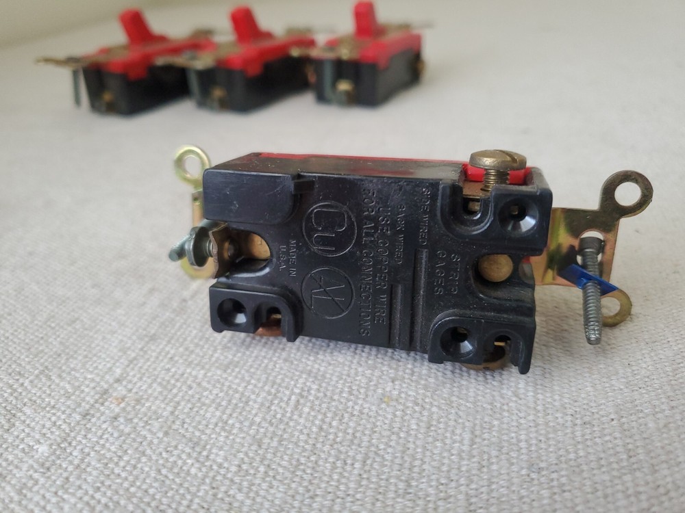 PACK OF 4 EAGLE FED SPEC 2223RD TOGGLE 3 WAY LIGHT SWITCH RED