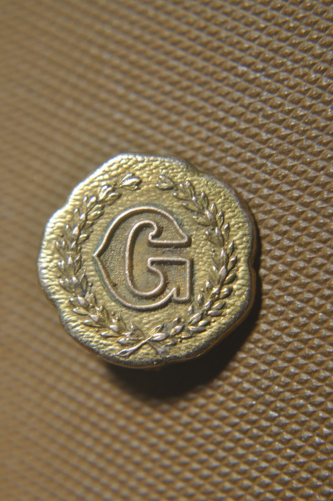 'G' in Wreath Mason Pin