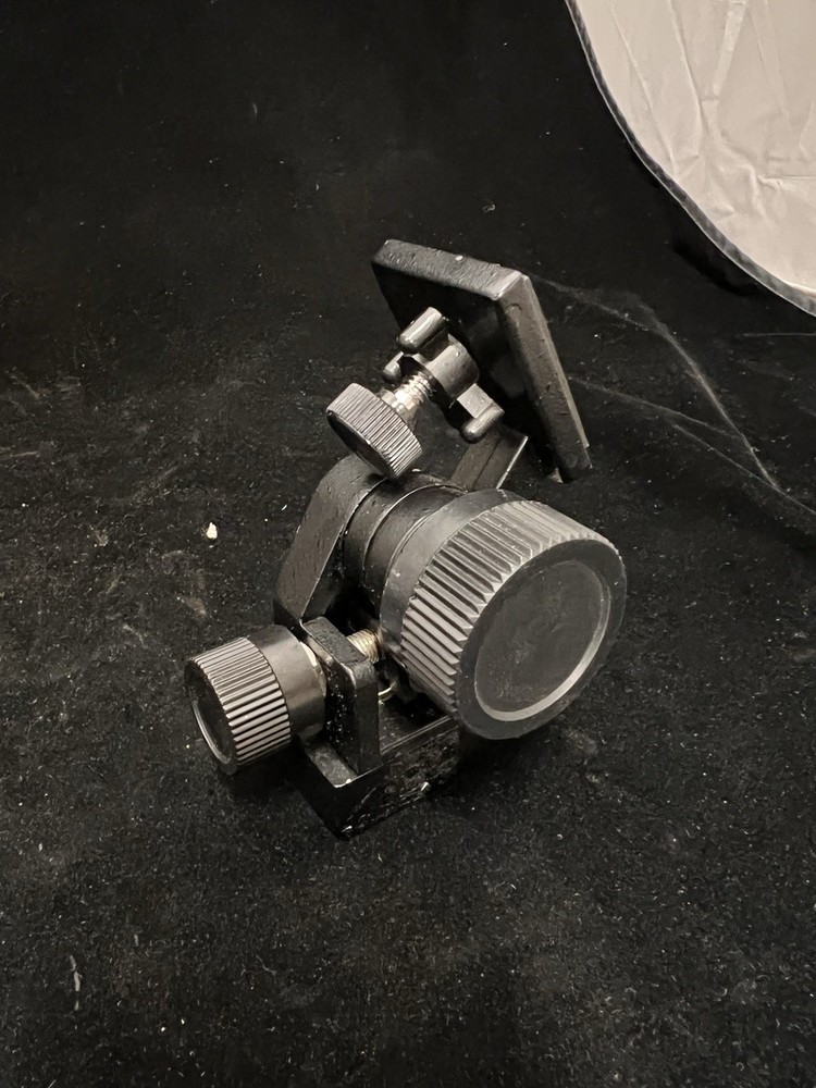 Unbranded tripod head