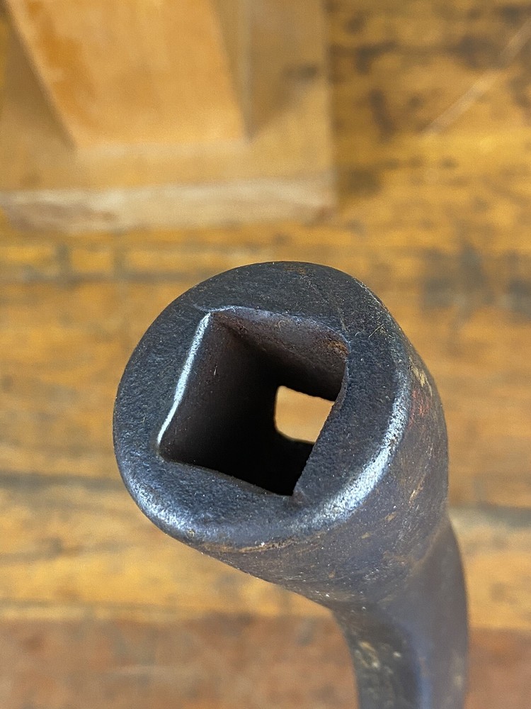Antique Iron Handle ~ Crank, Turn, Spin ~ Hit or Miss Engine, Farm Implement?