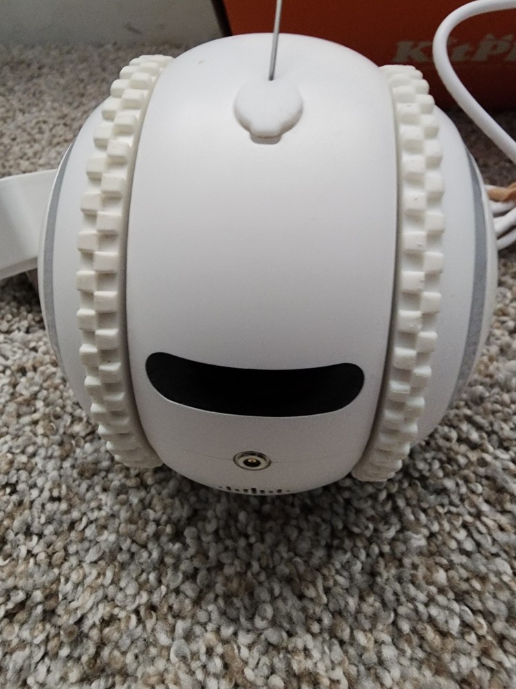 KITPLUS Pet Camera robot for Dog and Cat Self-Charging Smart Automatic Feeder