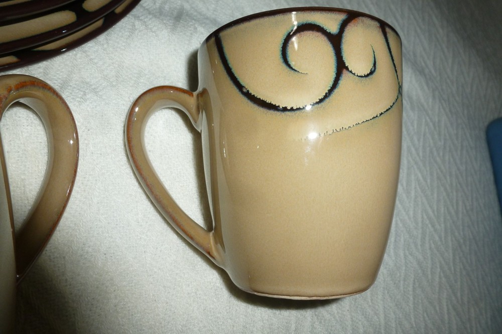 PFALTZGRAFF Stoneware Black Scroll service for 8 included 32 pc Total