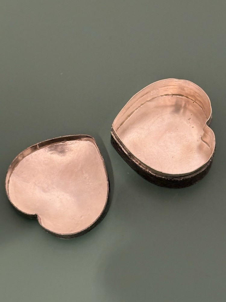 Sterling silver (unmarked) heart shaped pill box possibly Indian