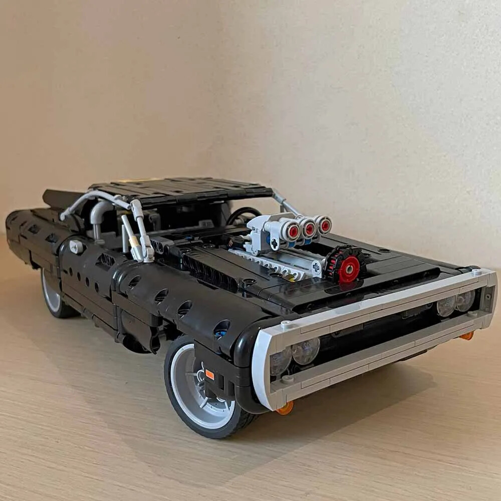 1077PCS Technical Dodge Charger Racing Car Building Blocks Moc Model Bricks