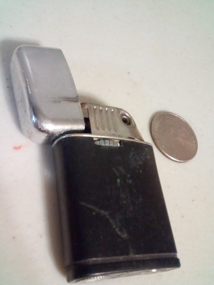 Vintage Ronson Black Flip Top Lighter Untested E51