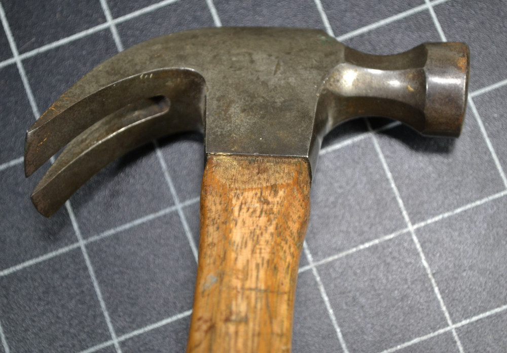 CRAFTSMAN - VANADIUM CLAW HAMMER - ORIGINAL MARKED HANDLE