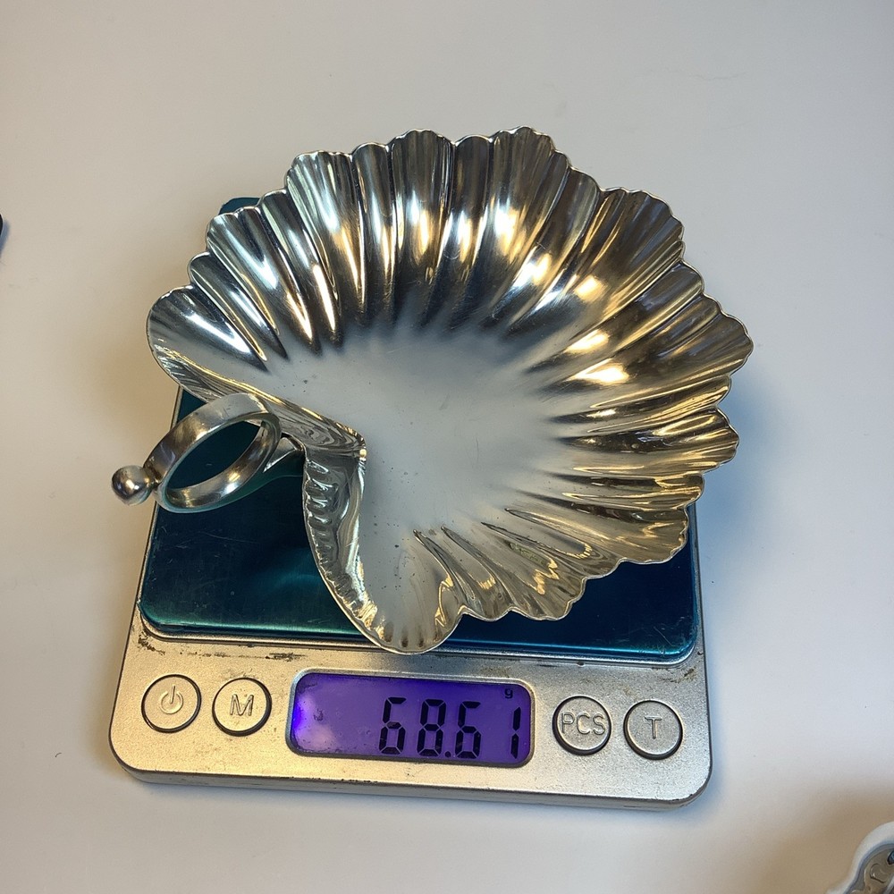 Solid Hallmarked Silver Shell Dish 68.61 grams Sheffield Assay 1900 Mappin Webb