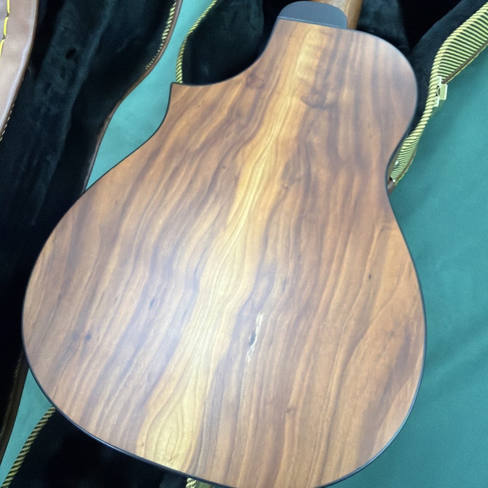 Stevens ukulele bass. UB-082 With Case