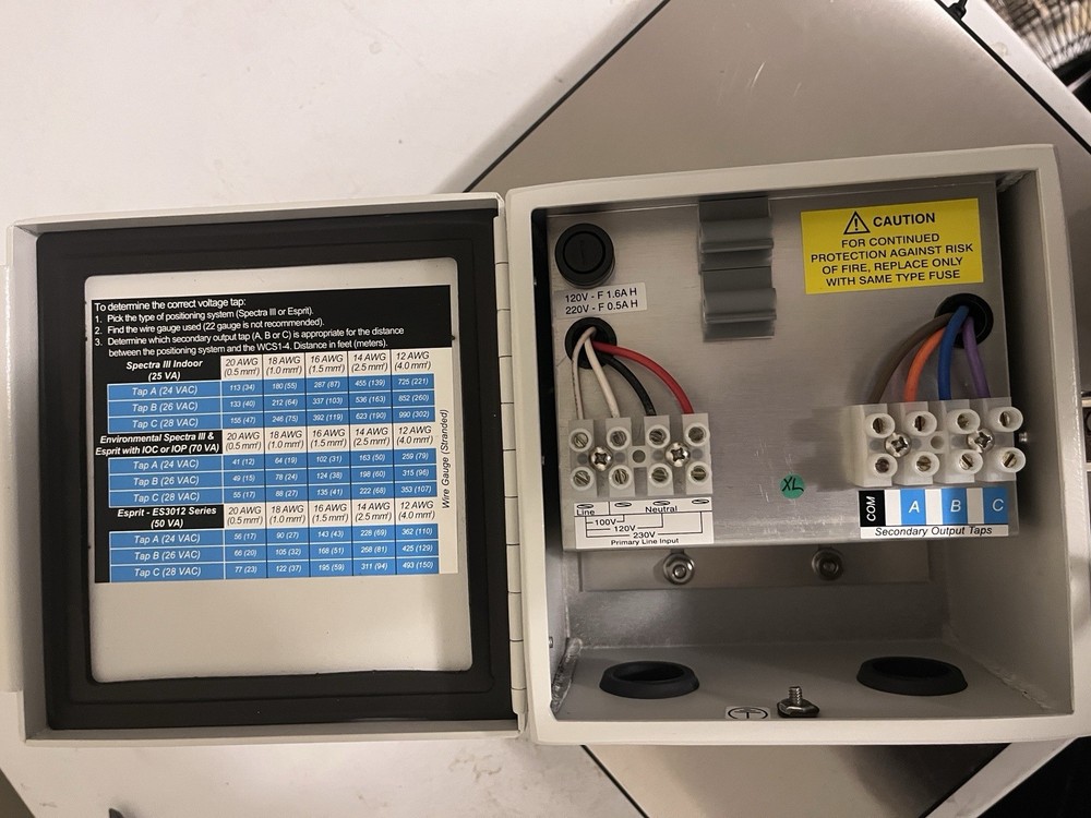 Pelco WCS1-4 Master Camera Power Supply (Damaged Box)