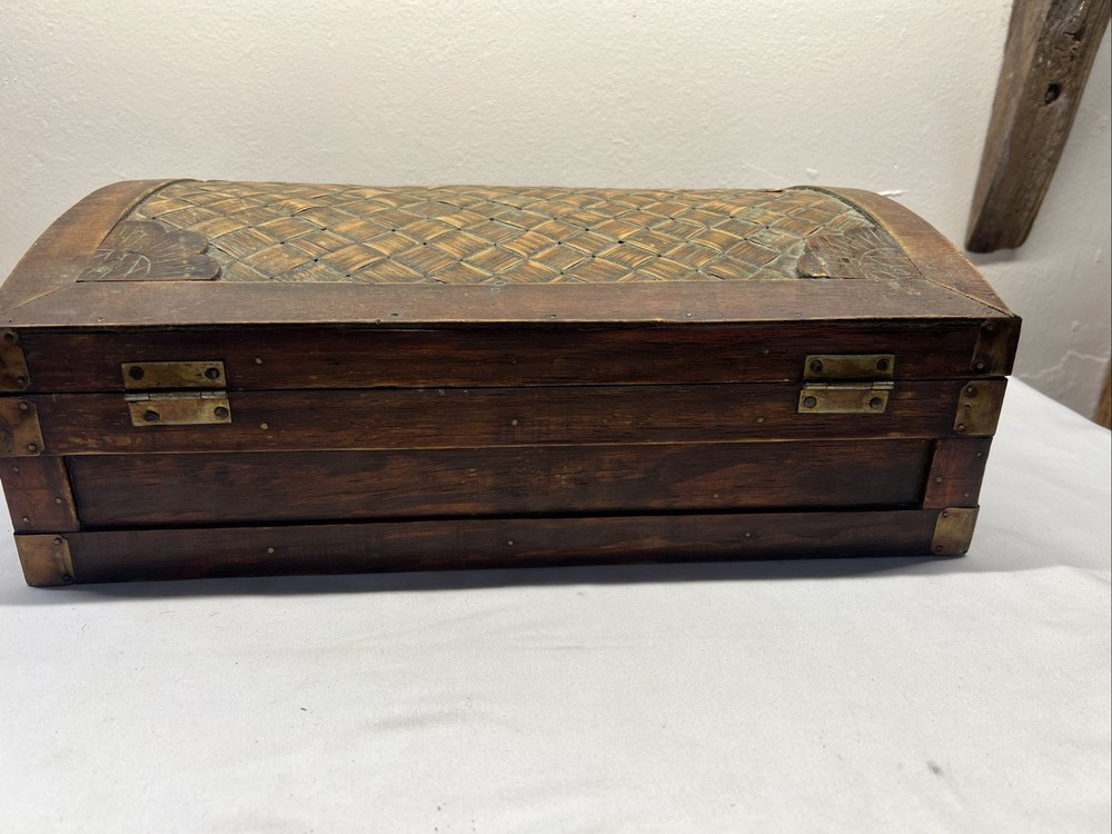 Antique Handheld Travel Chest/trunk