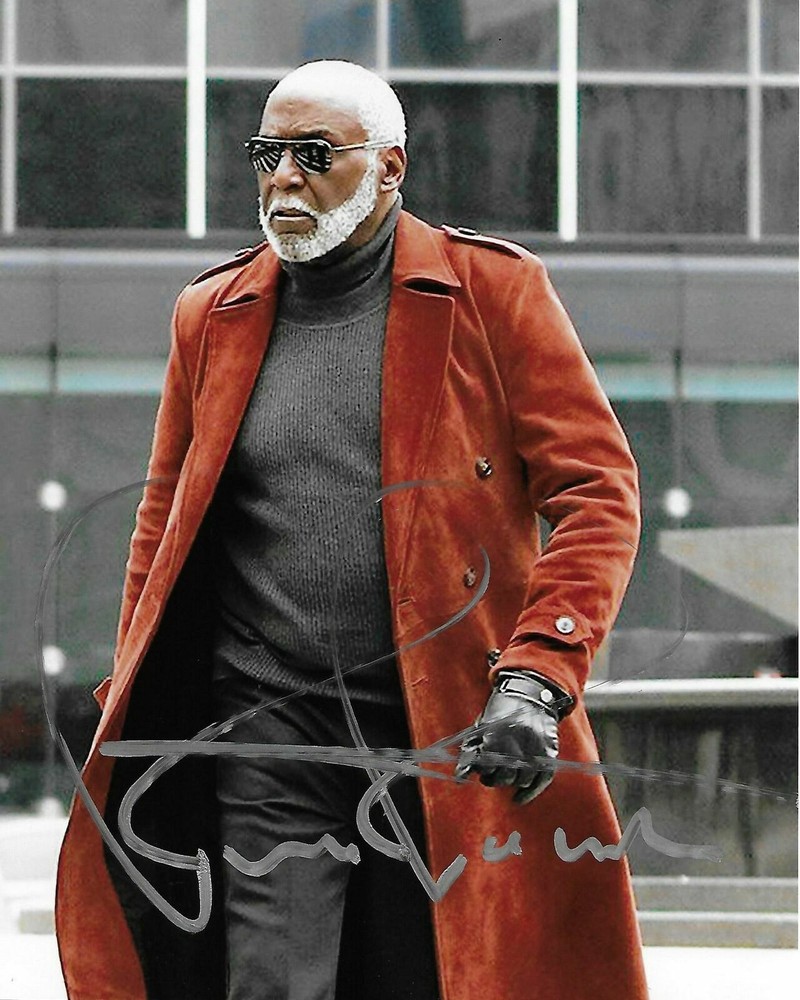 Shaft Richard Roundtree Signed Photo 8x10 COA 4